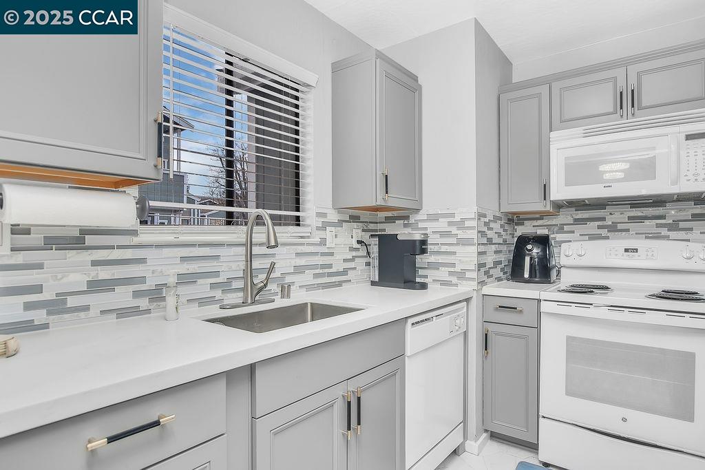 1072 Maywood Lane # 36