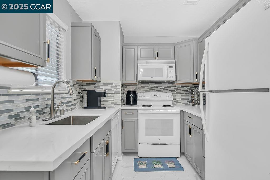 1072 Maywood Lane # 36