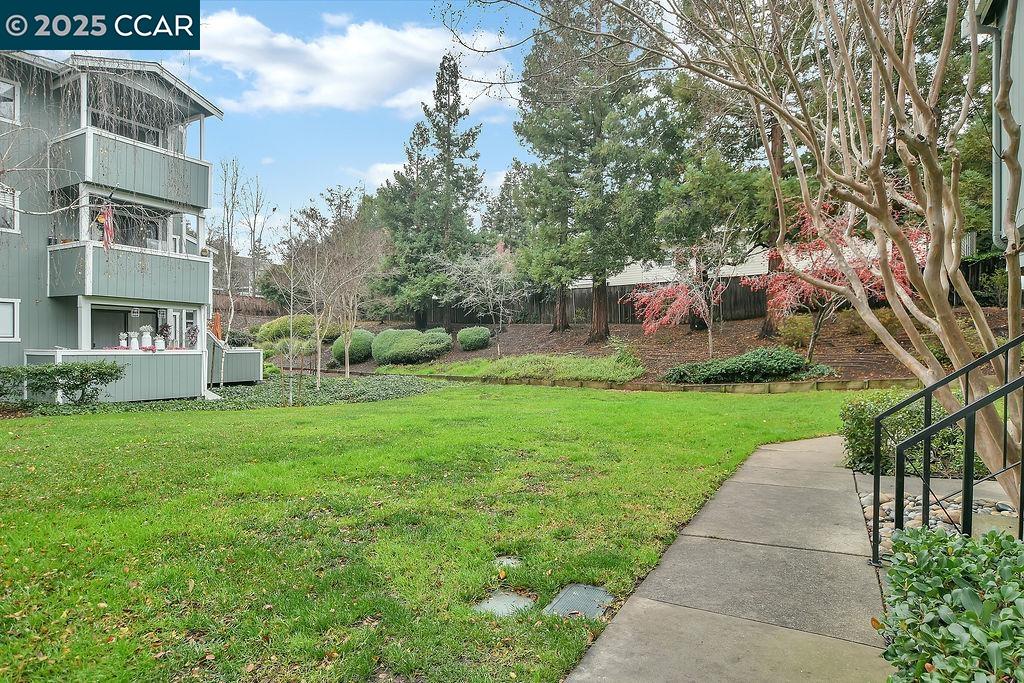 1072 Maywood Lane # 36