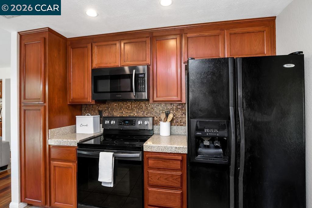 2143 Range Place