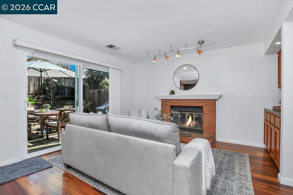 2143 Range Place