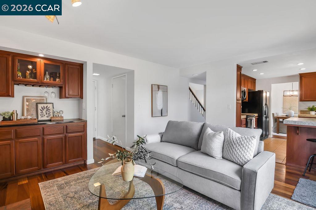 2143 Range Place