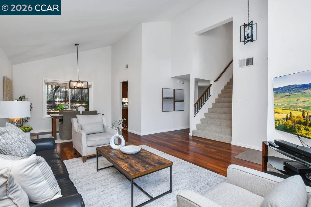 2143 Range Place