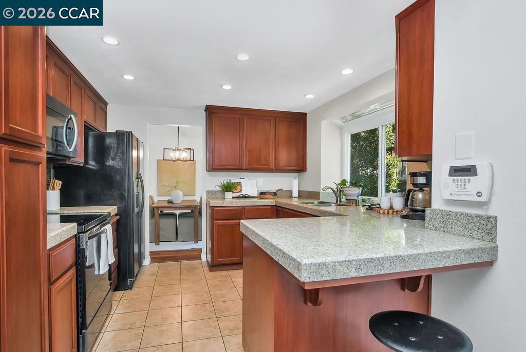 2143 Range Place