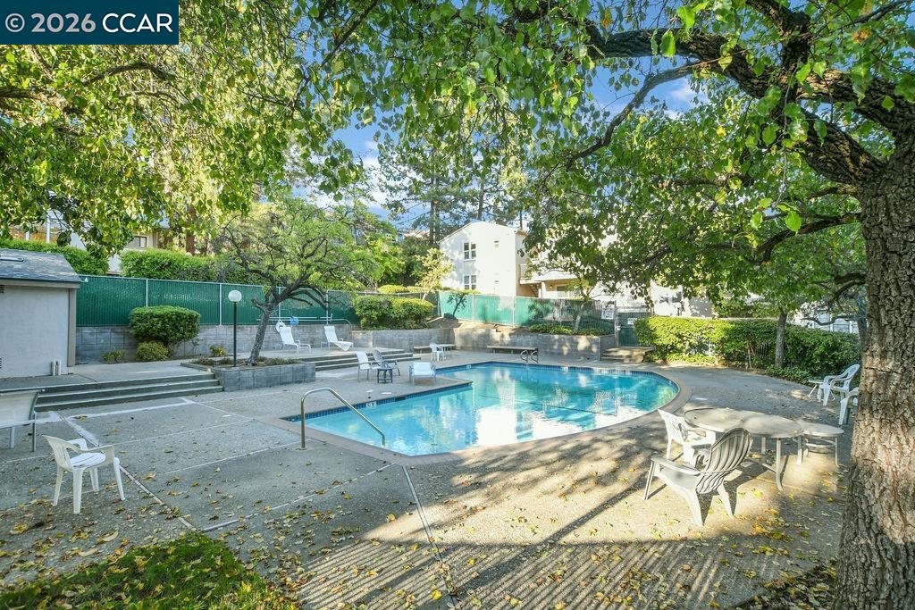 375 Camelback Rd # 3 Unit: #3