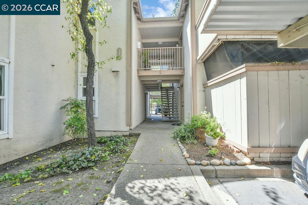 375 Camelback Rd # 3 Unit: #3