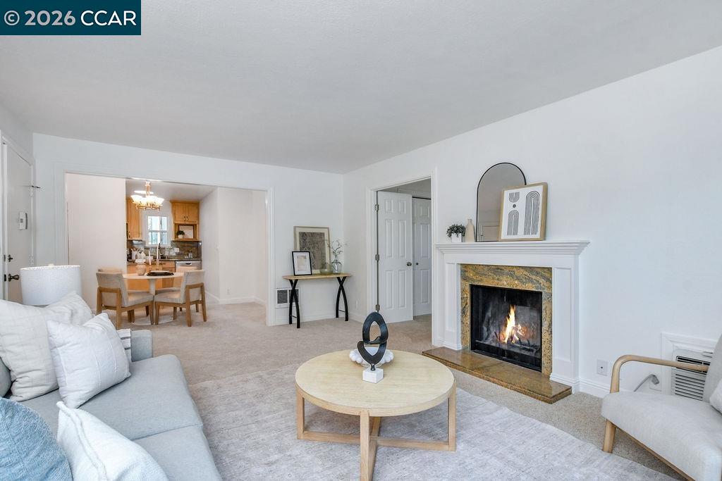 375 Camelback Rd # 3 Unit: #3