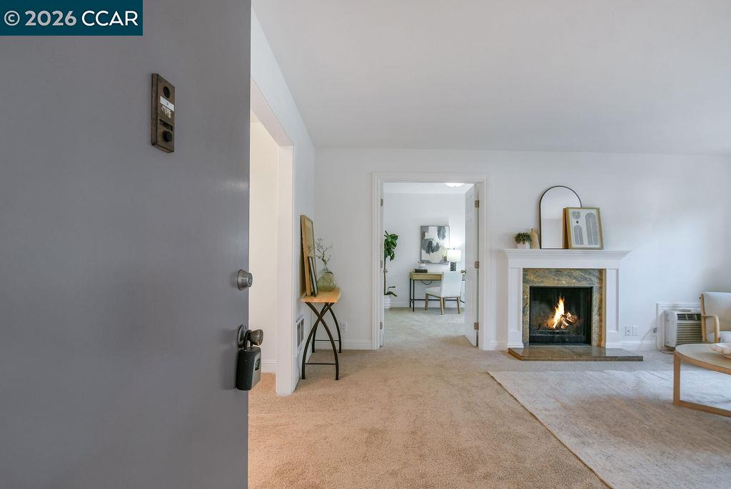 375 Camelback Rd # 3 Unit: #3