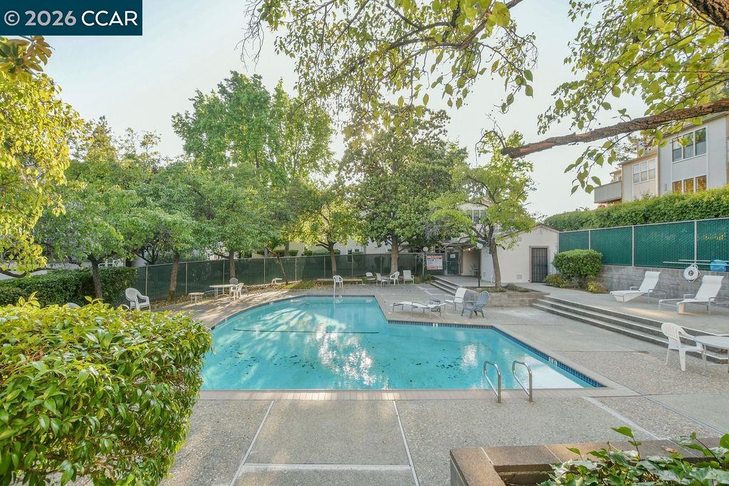 375 Camelback Rd # 3 Unit: #3