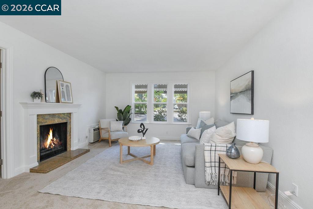 375 Camelback Rd # 3 Unit: #3