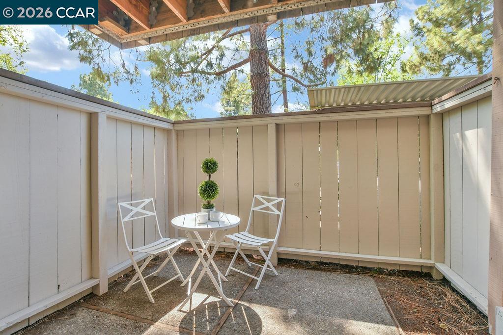 375 Camelback Rd # 3 Unit: #3