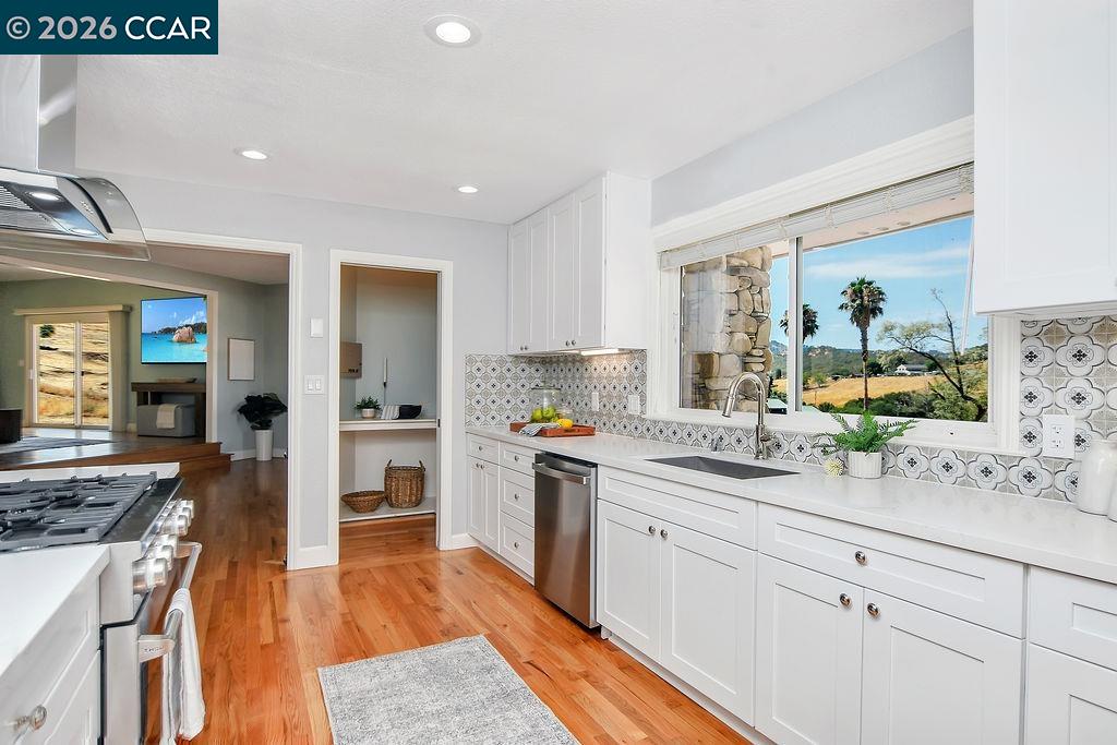 4161 Leon Drive