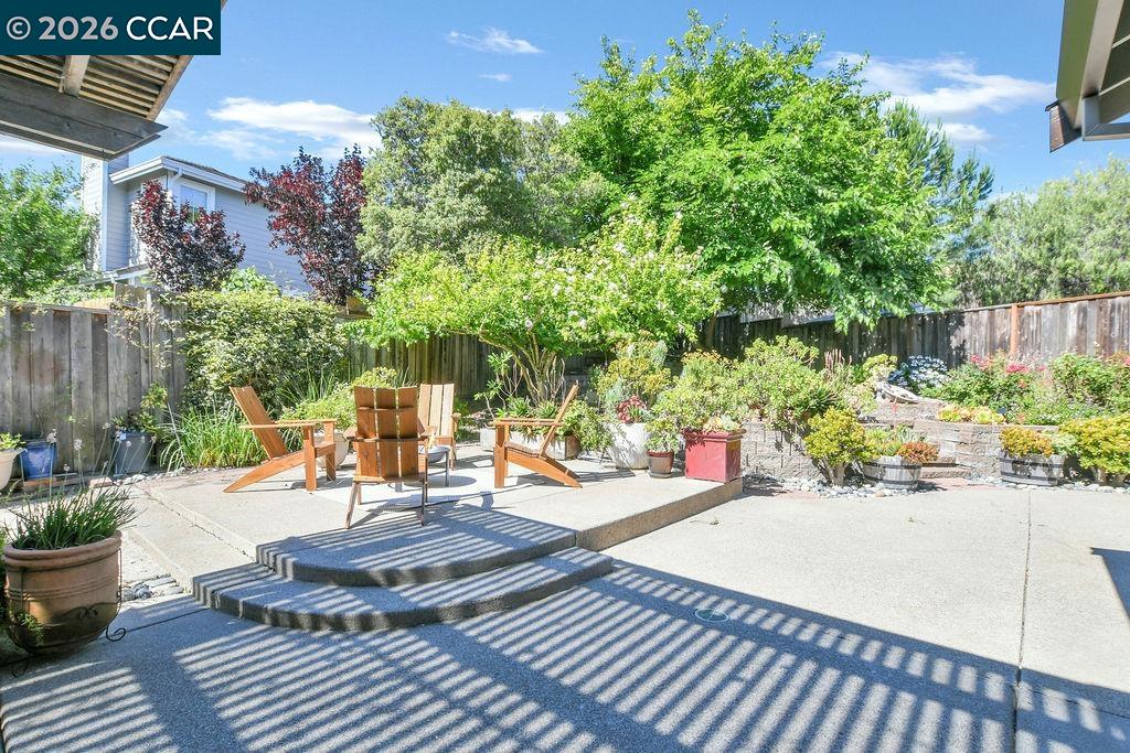 2246 Bridgeport Way