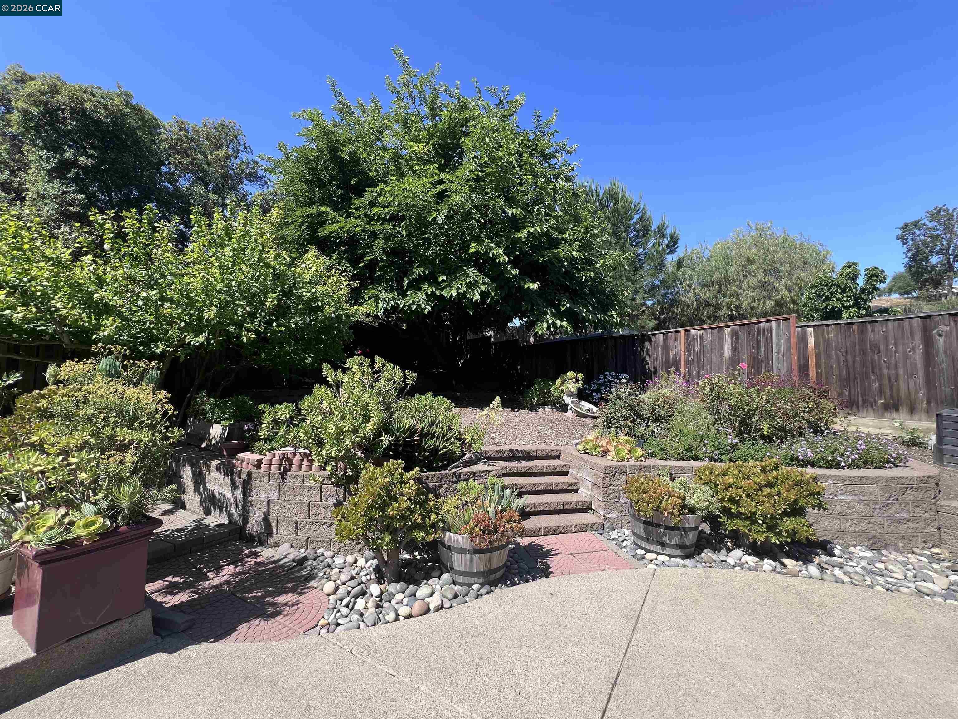 2246 Bridgeport Way