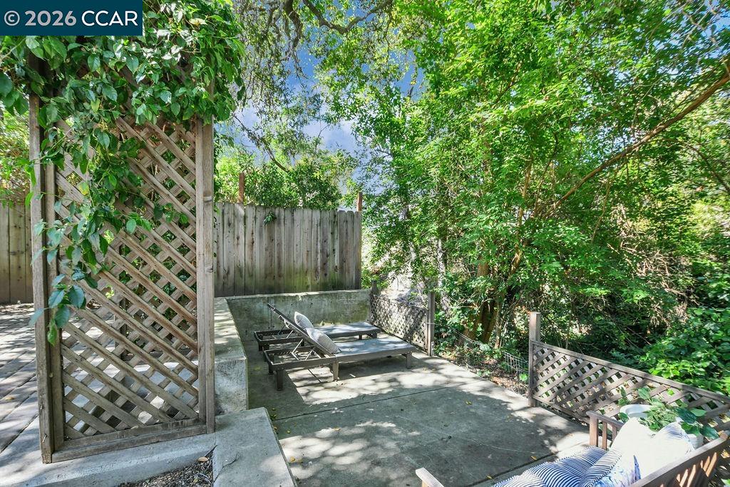 915 Brown Street