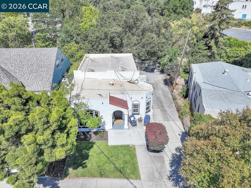 915 Brown Street