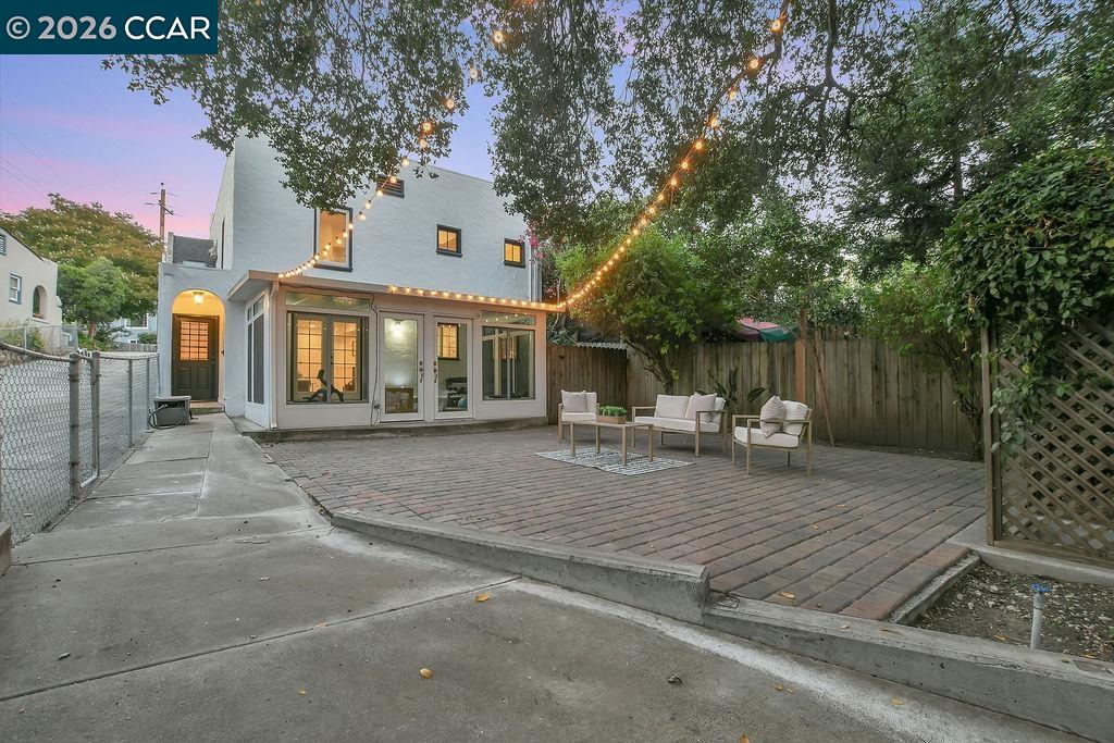 915 Brown Street