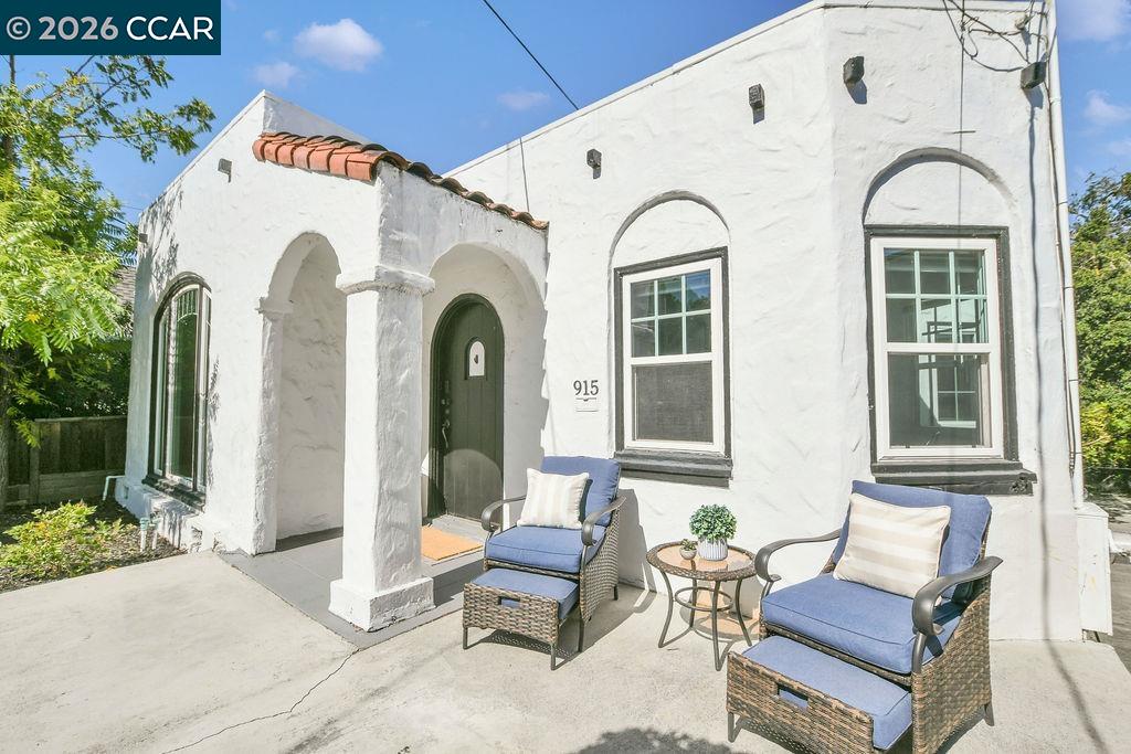 915 Brown Street