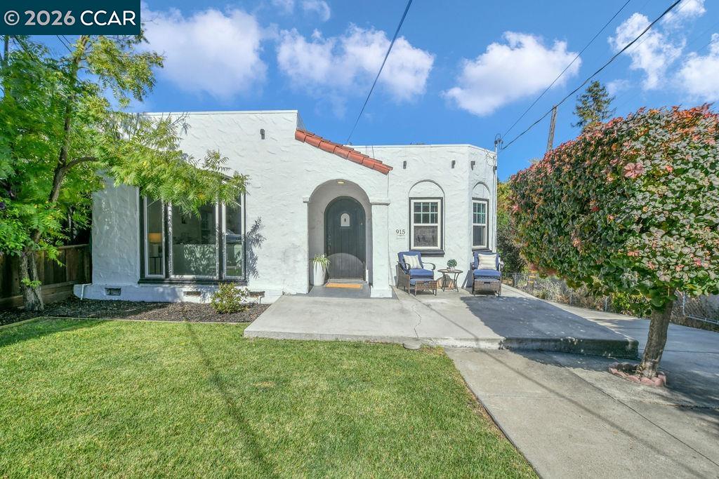 915 Brown Street