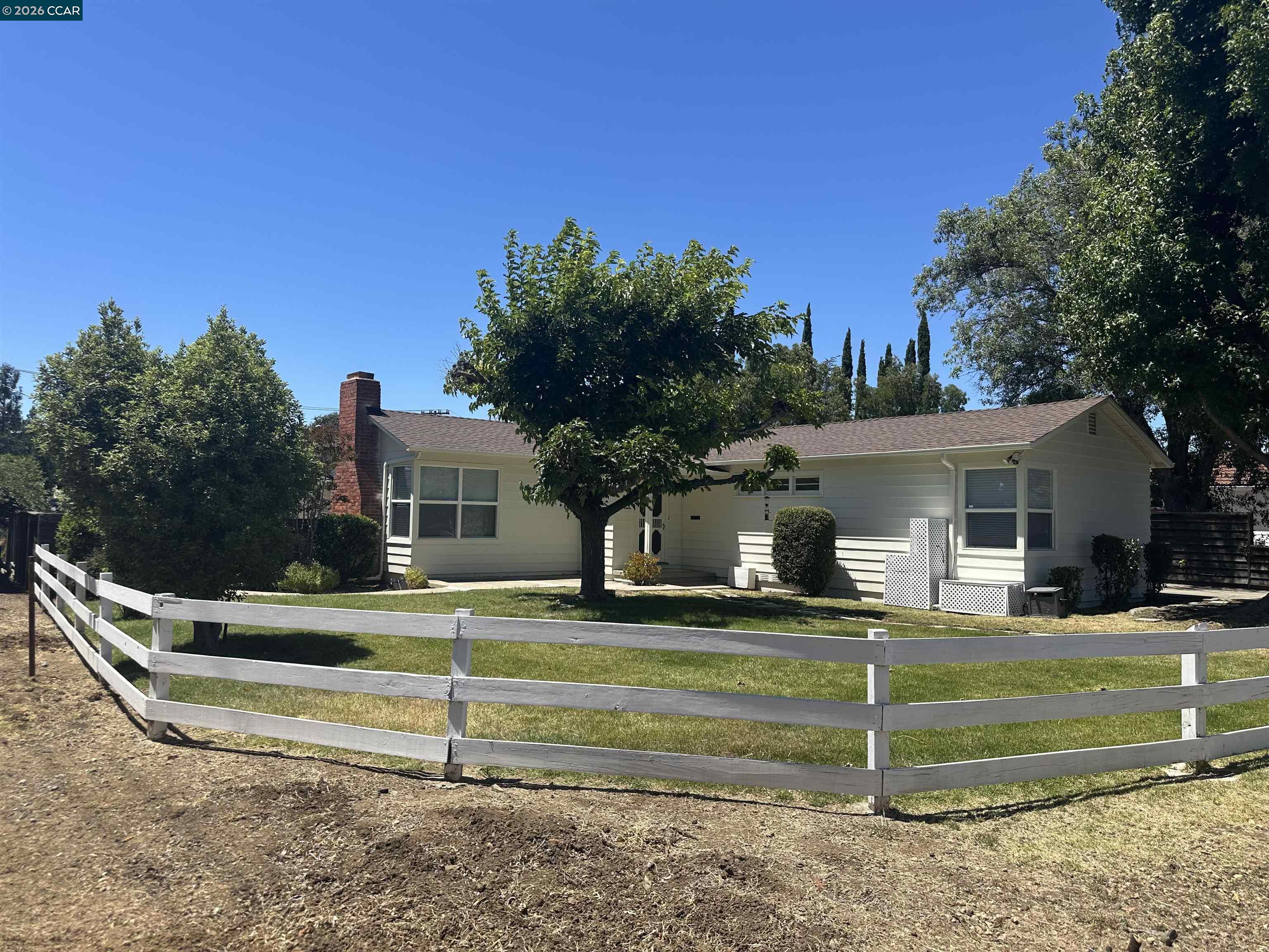 1627 Humphrey Dr