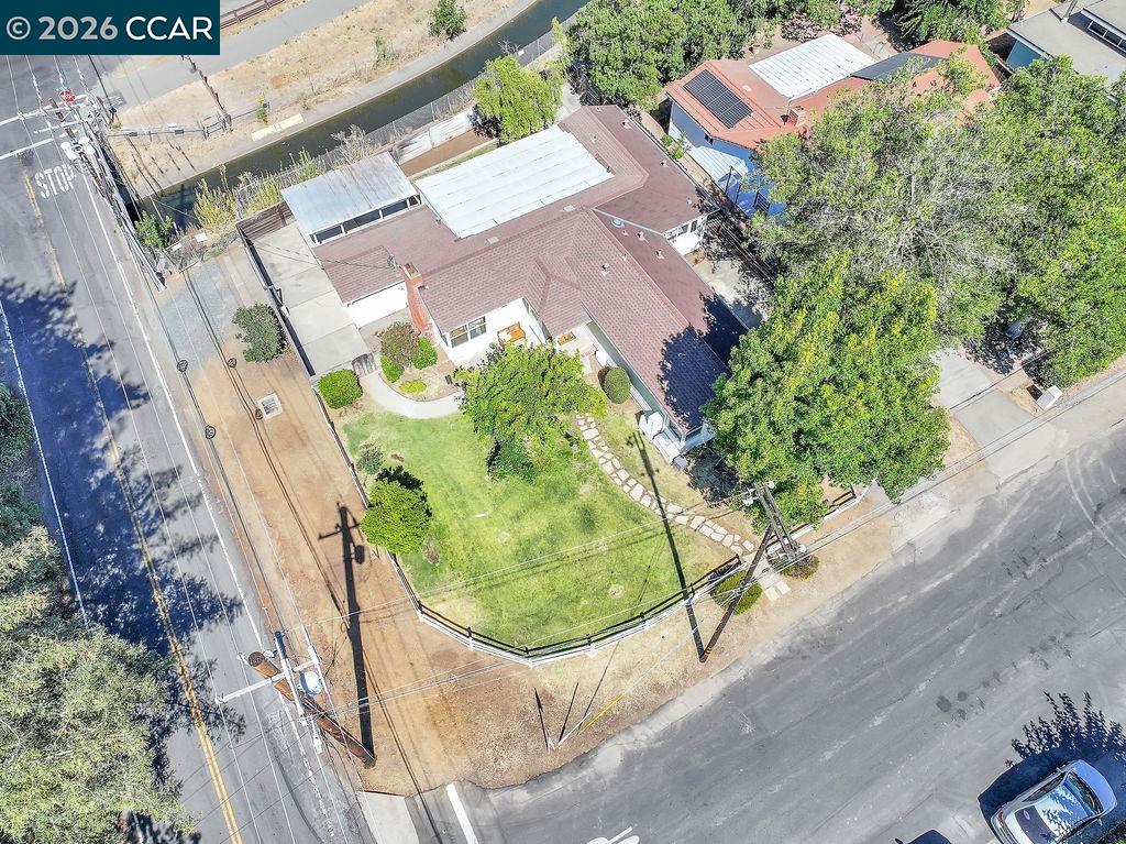 1627 Humphrey Dr