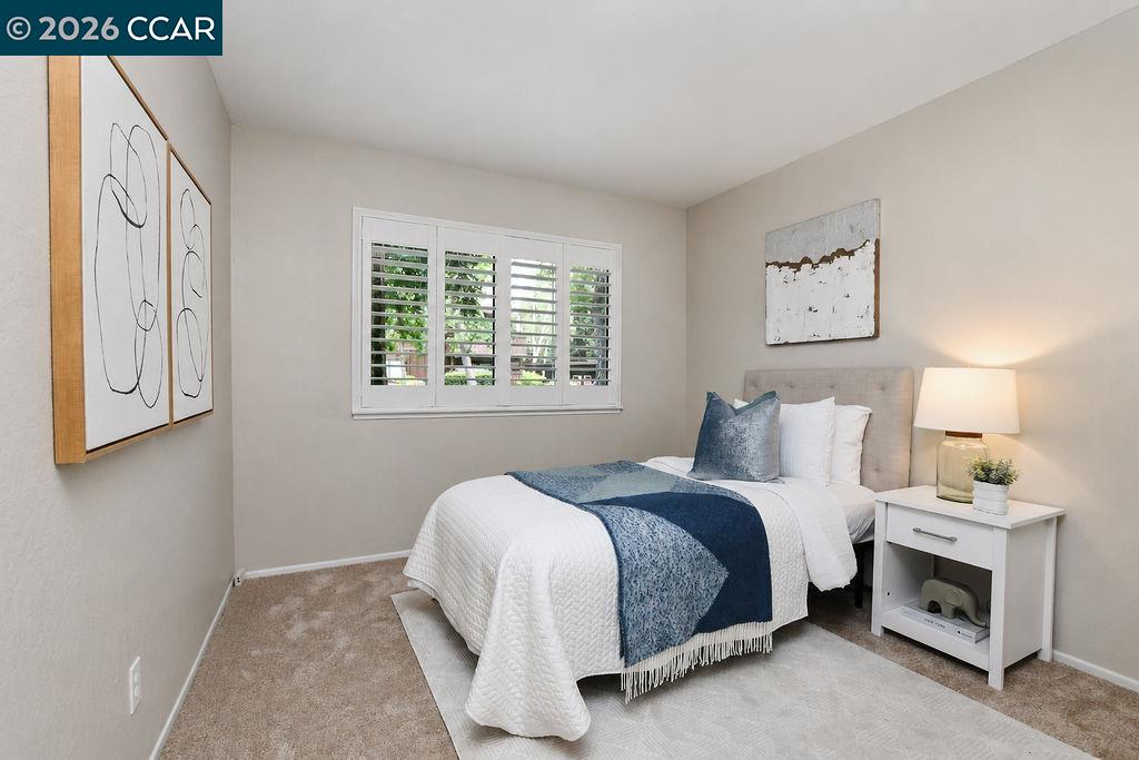 828 Camelback Place
