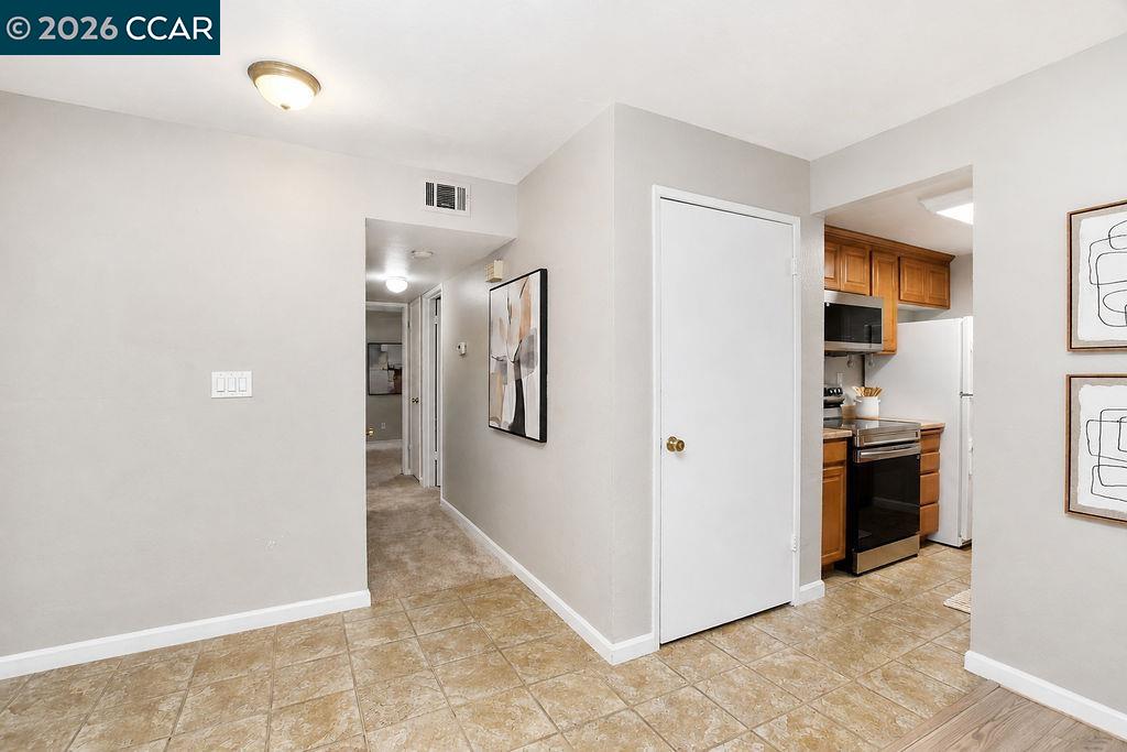 828 Camelback Place