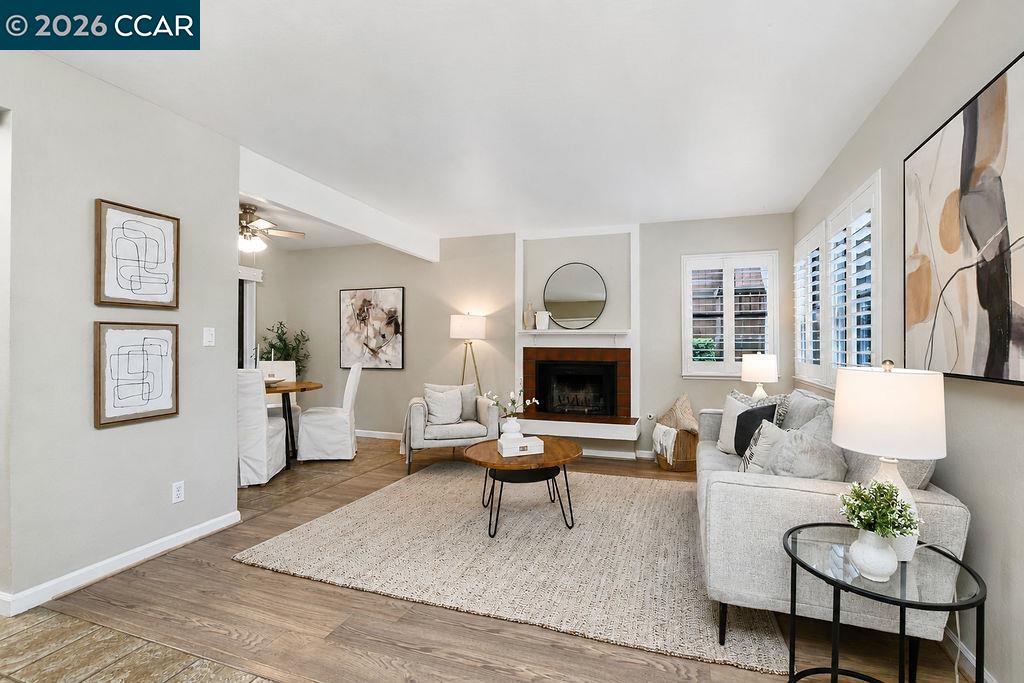 828 Camelback Place