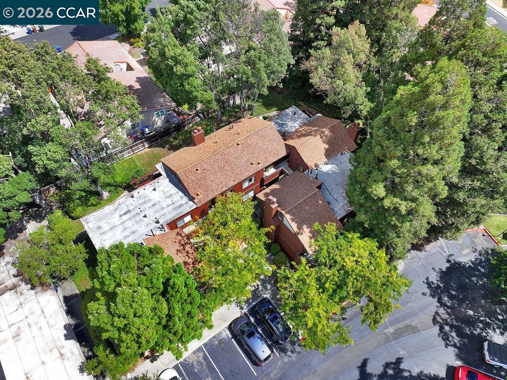 828 Camelback Place