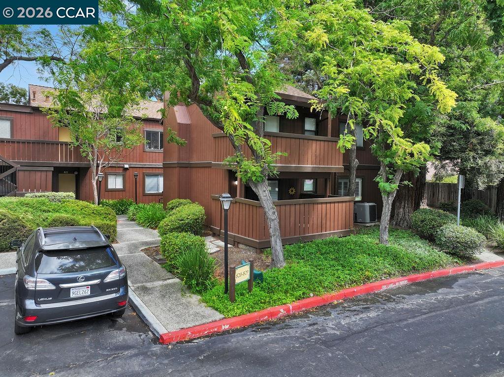 828 Camelback Place