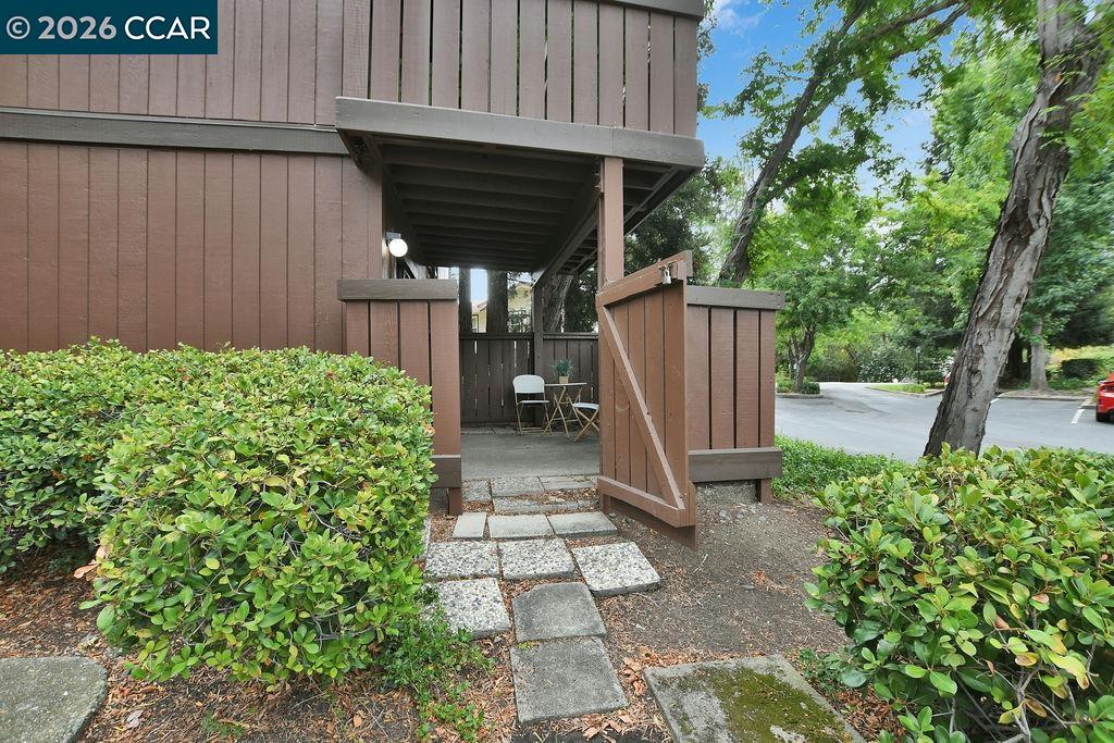 828 Camelback Place