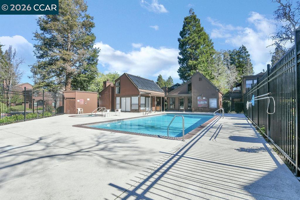 828 Camelback Place