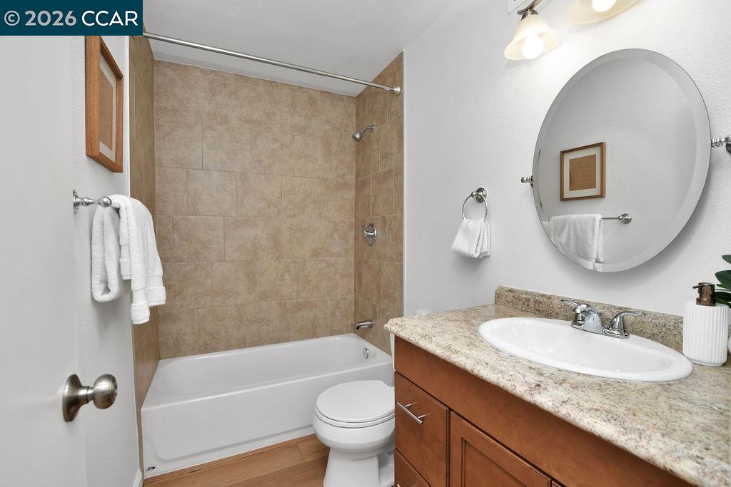 1660 Laguna # B