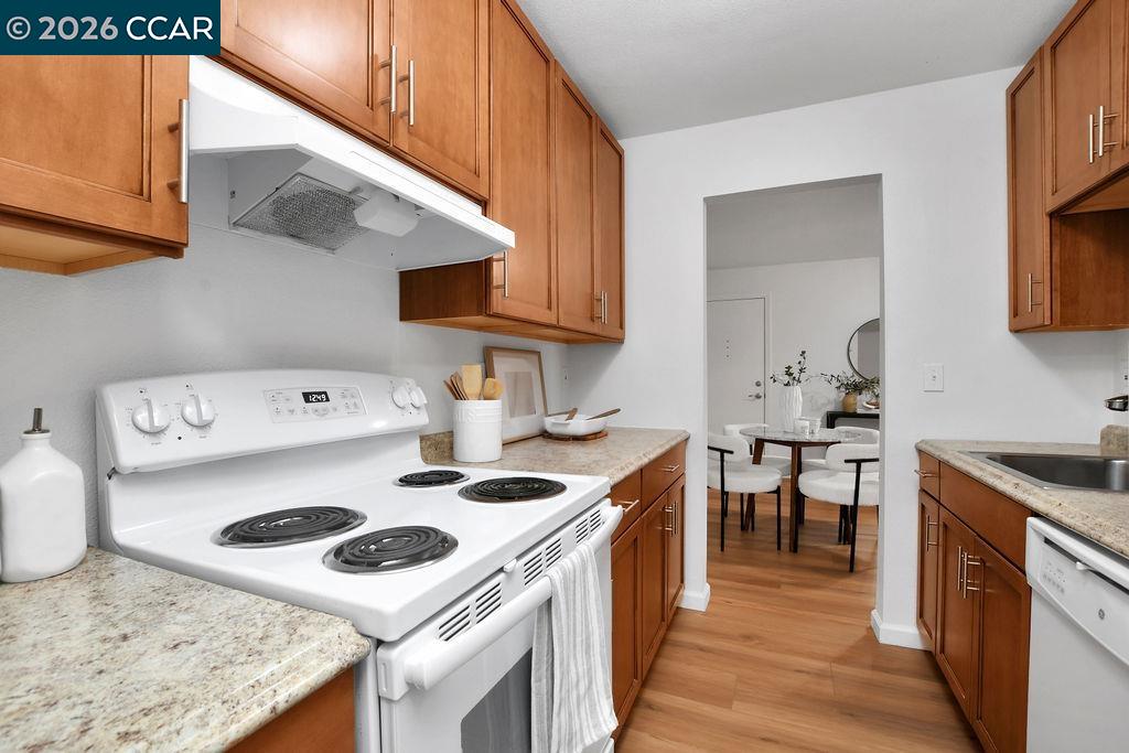 1660 Laguna # B