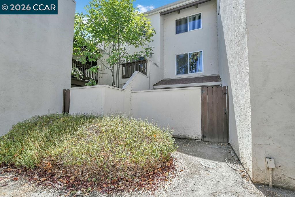 1660 Laguna # B