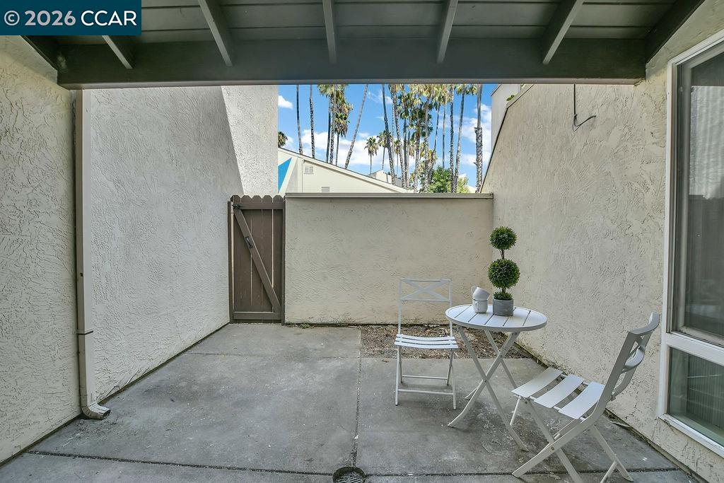 1660 Laguna # B