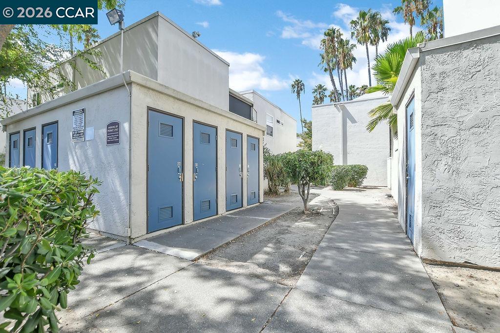 1660 Laguna # B