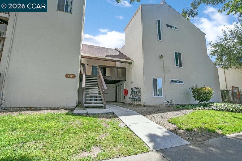 1660 Laguna # B