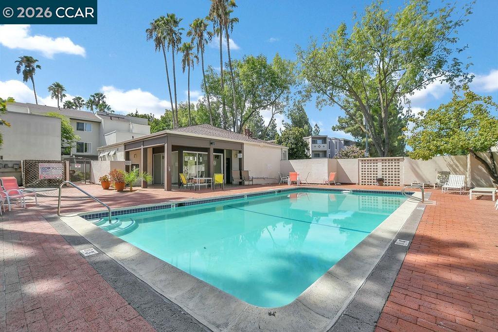 1660 Laguna # B