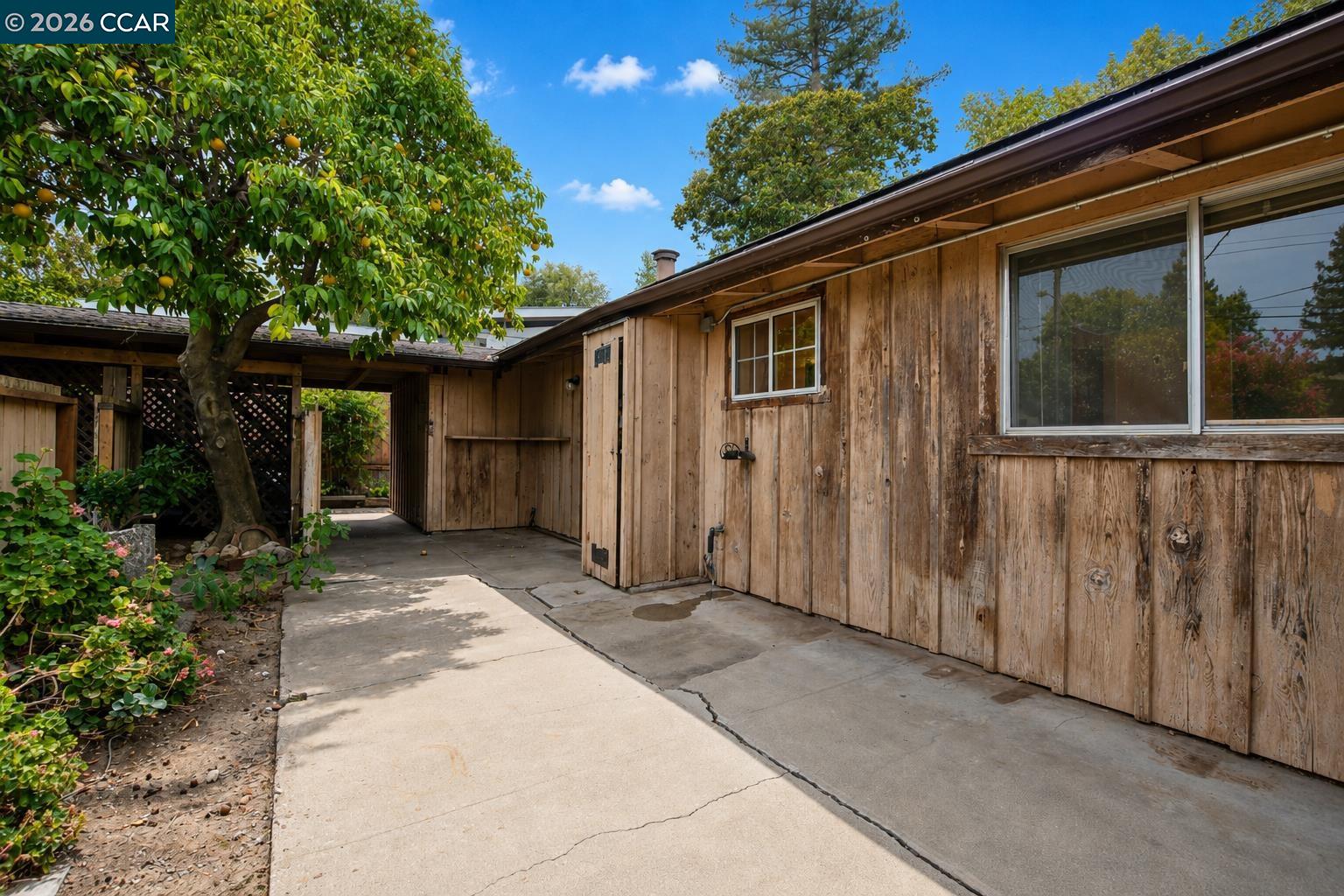 3214 Pine St.