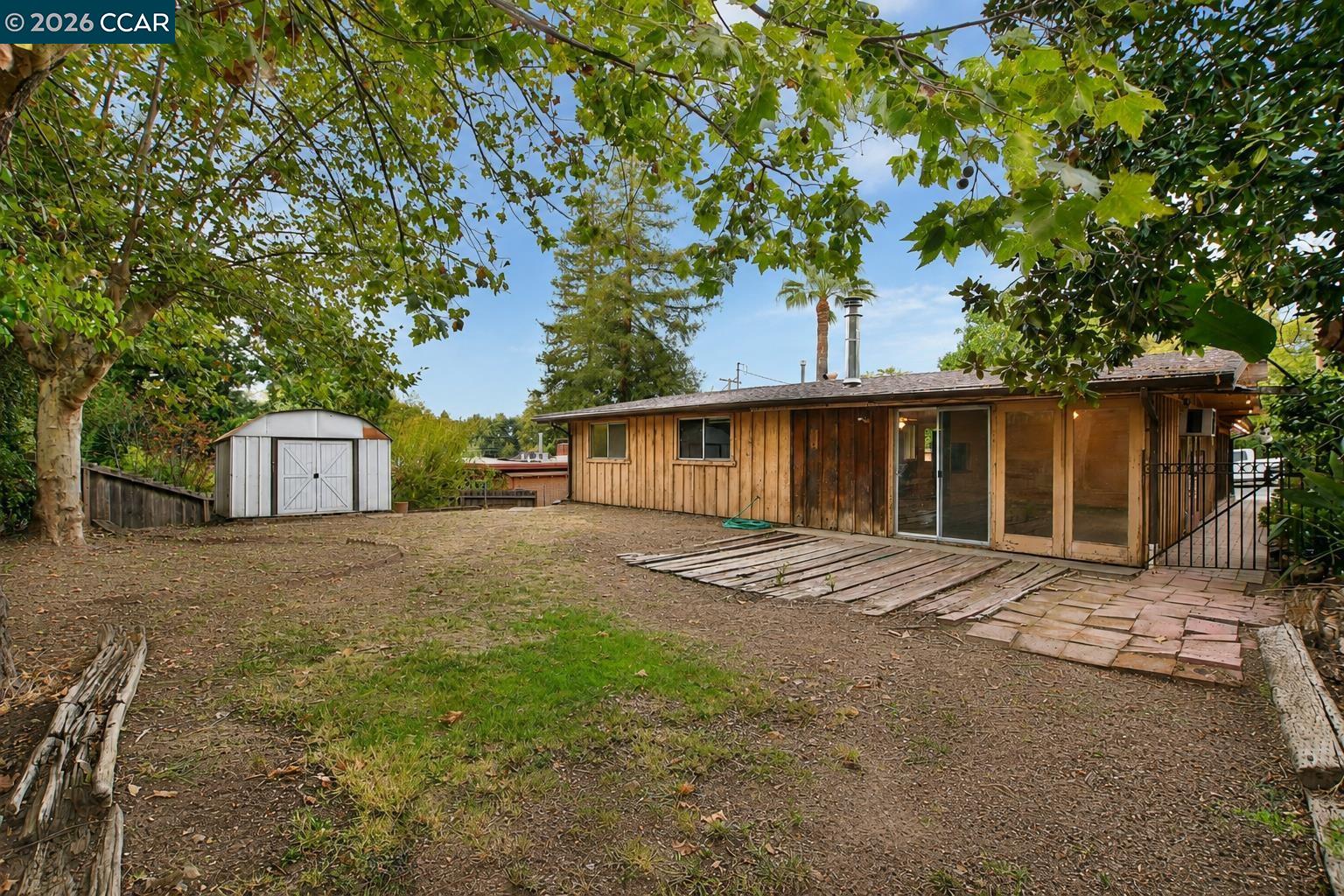 3214 Pine St.