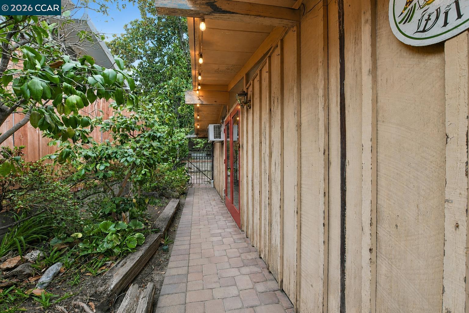 3214 Pine St.