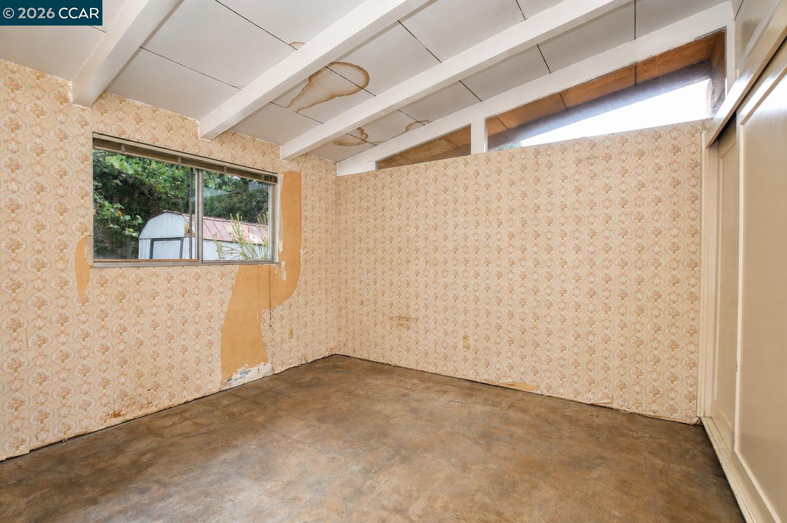 3214 Pine St.