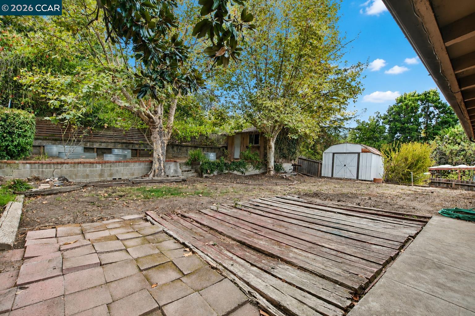 3214 Pine St.