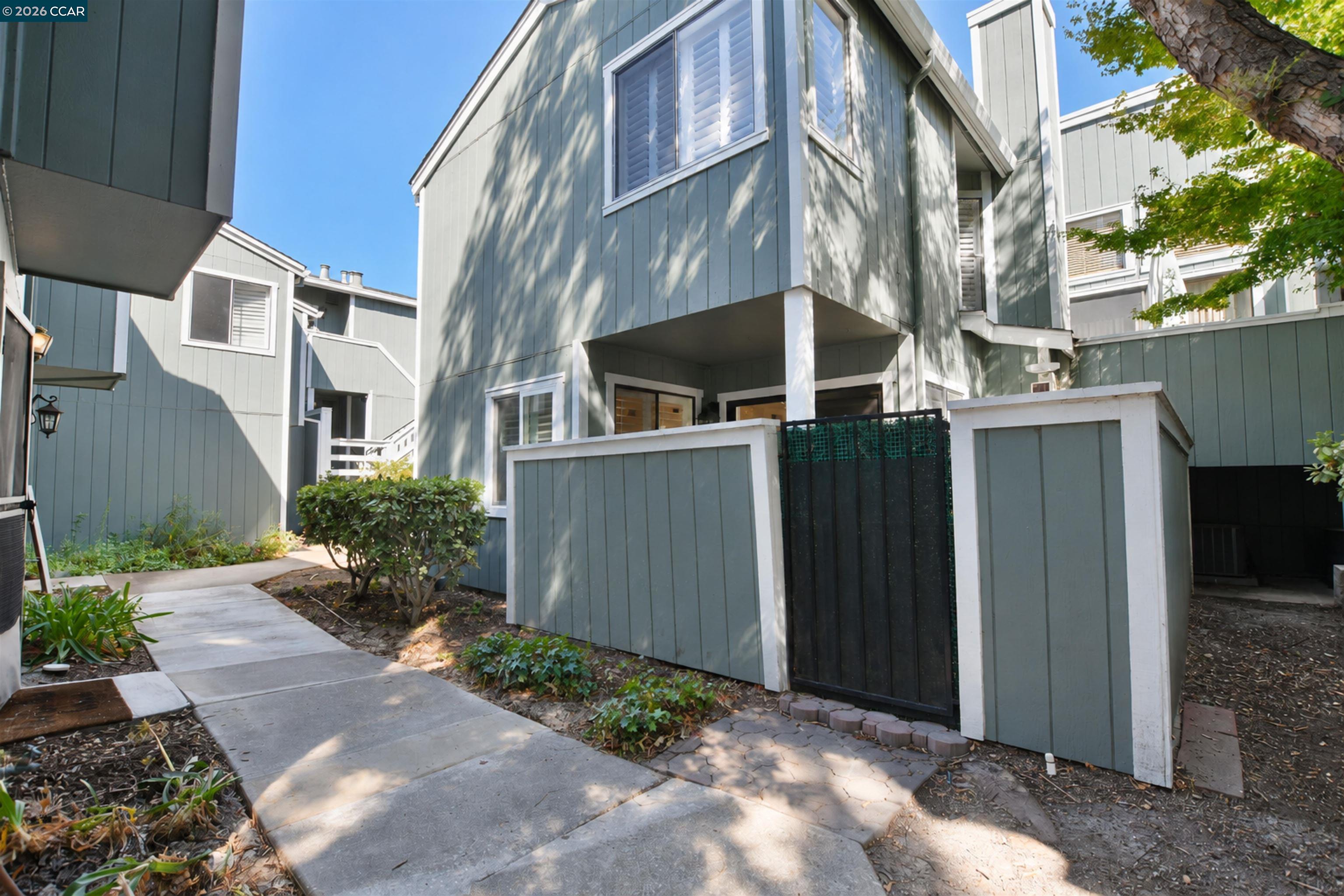 1152 Maywood Lane