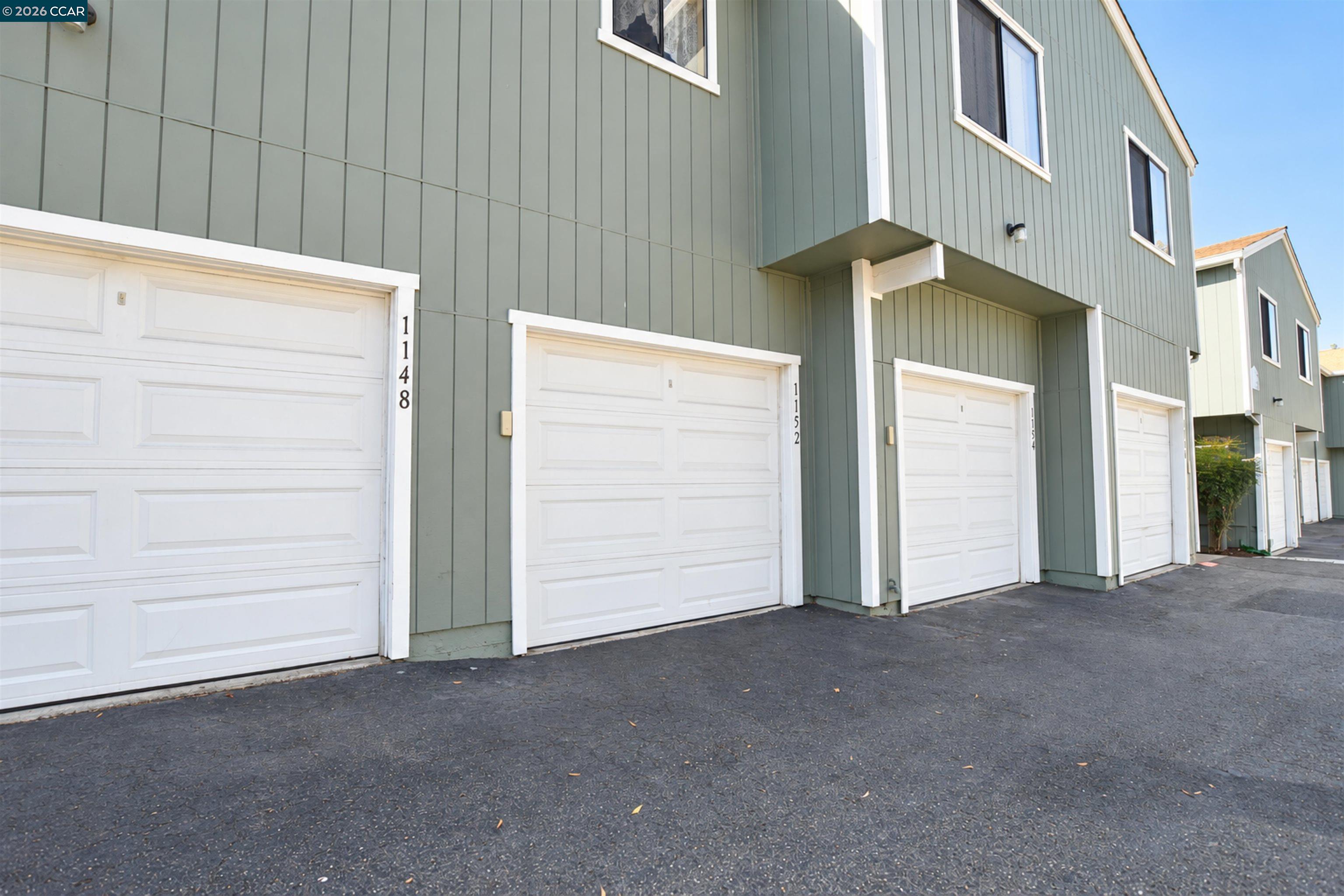 1152 Maywood Lane