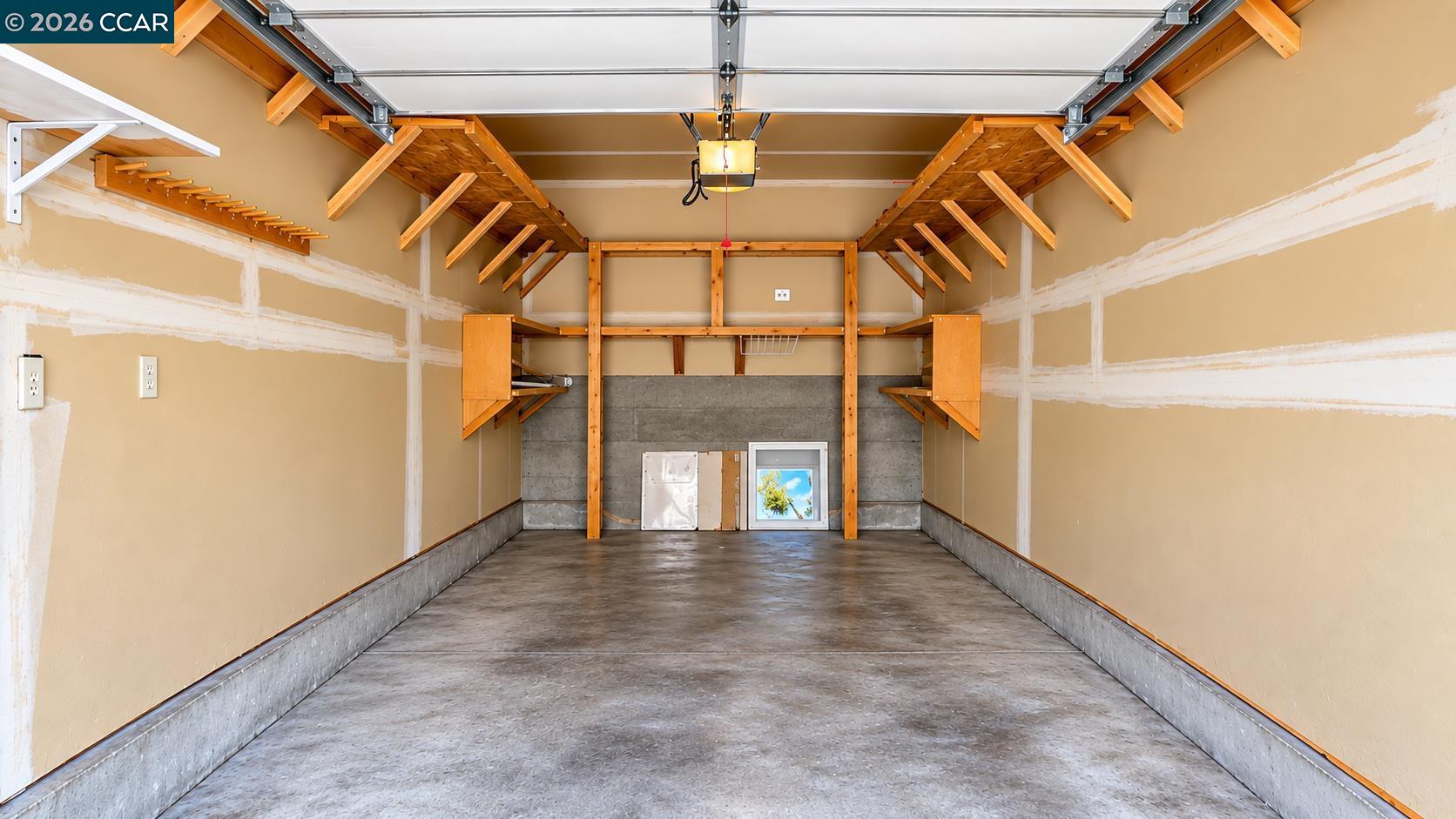 1152 Maywood Lane