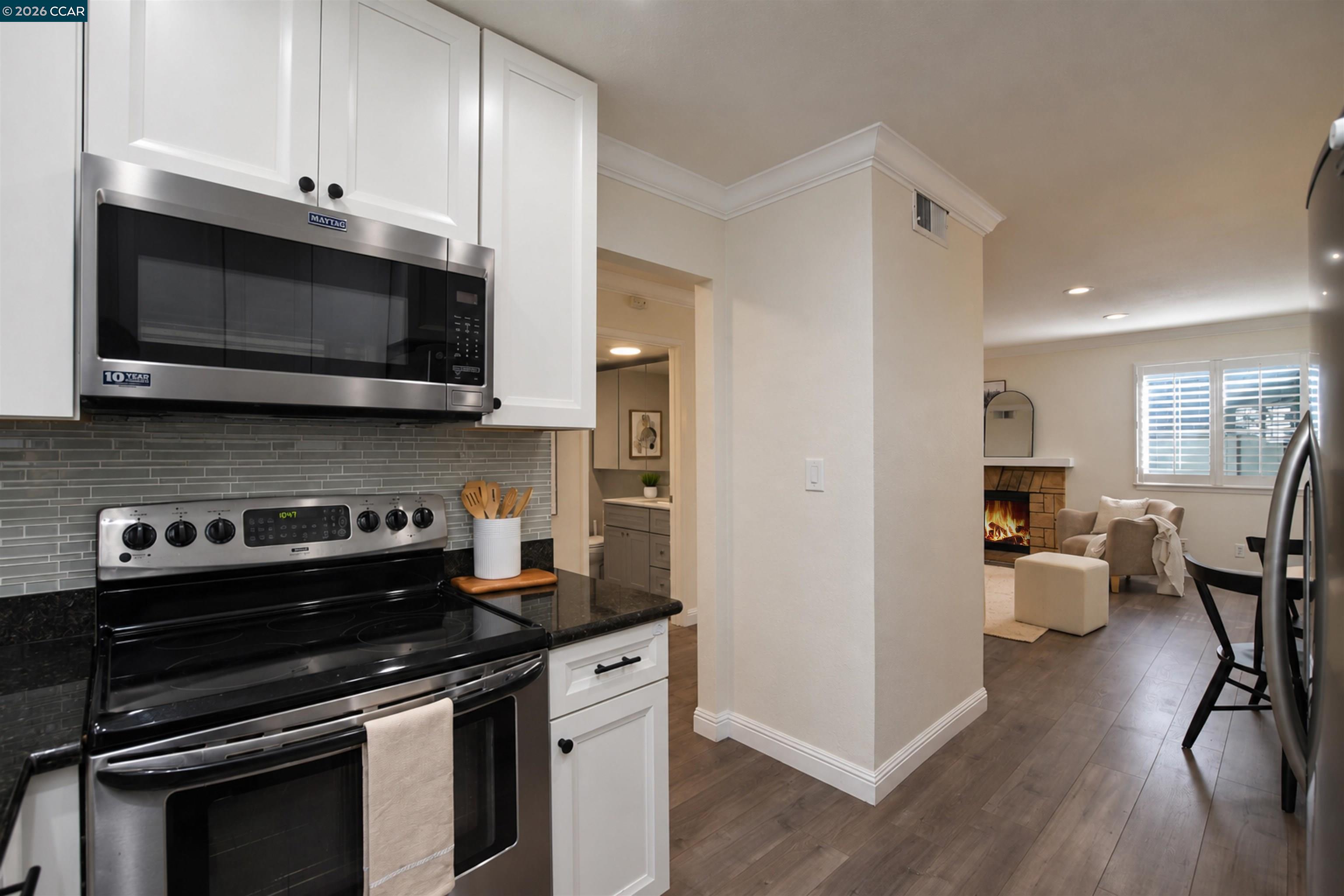 1152 Maywood Lane