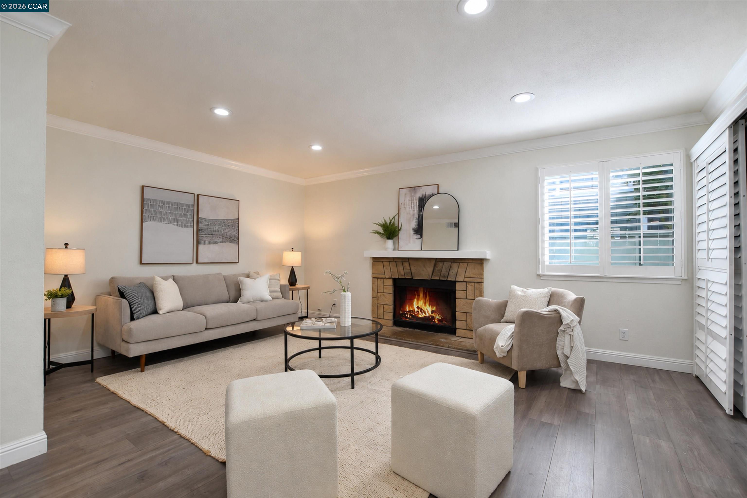 1152 Maywood Lane