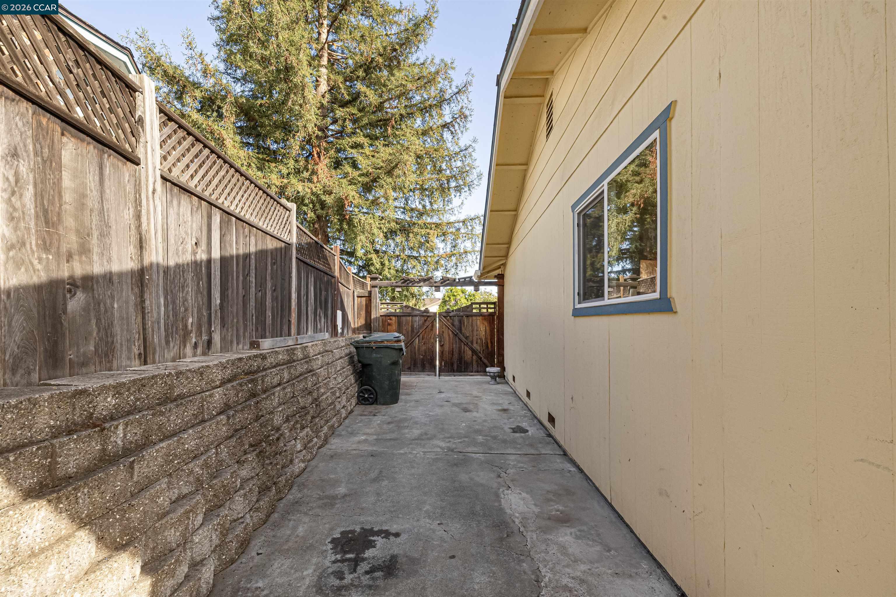 912 Marie Ave